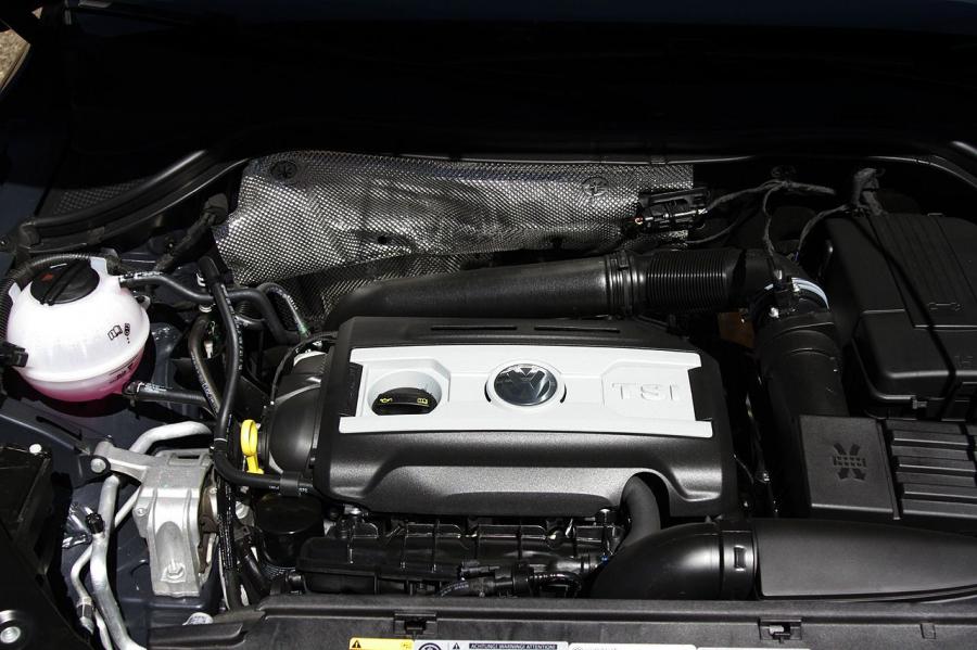  Volkswagen Tiguan R-Line 2014 года  (фото 6 из 28)